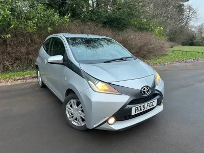 Gebraucht Toyota Aygo x-press 2015 Silber Kleinwagen