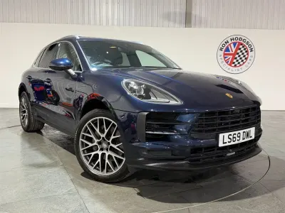 Used Porsche Macan 354 HP (260 kW) 2019 Night blue SUV