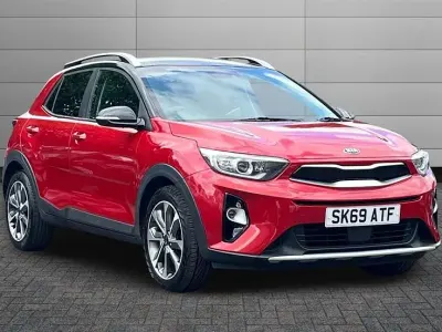 Used Kia Stonic 118 HP (86 kW) 2019 Blaze red with black roof SUV