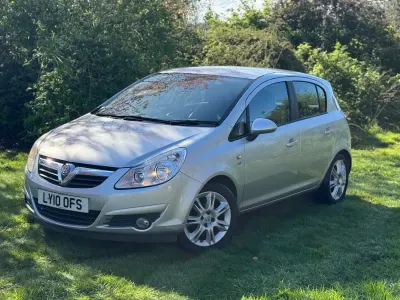 Używany Vauxhall Corsa 100 KM (73 kW) 2010 Srebrny Hatchback