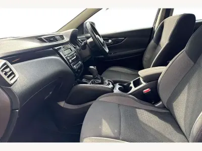 Używany Nissan Qashqai Acenta 115 KM (84 kW) 2018 Czerwony SUV