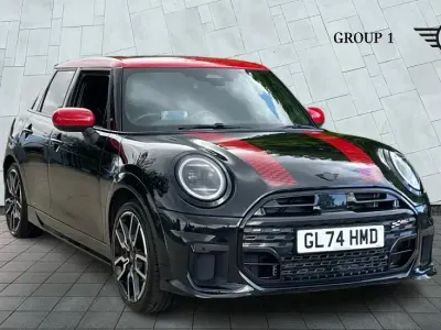 Usado Mini Cooper Hatch 154 CV (113 kW) 2024 Negro Utilitario