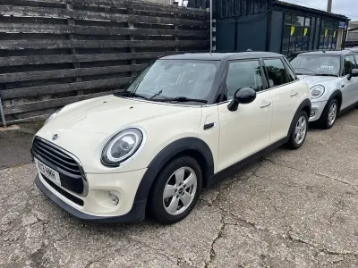 Used Mini Cooper Classic 2018 White Hatchback