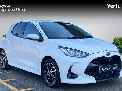 Used Toyota Yaris Hybrid Design 116 HP (85 kW) 2023 White Hatchback