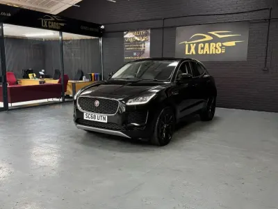 Usado Jaguar E-Pace S 180 HP (132 kW) 2019 Preto SUV