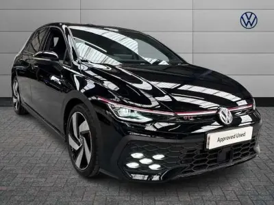 Second-hand VW Golf VIII 265 CP (194 kW) 2025