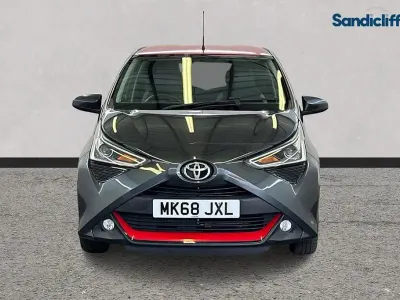 Used Toyota Aygo x-press 71 HP (52 kW) 2018 Grey Hatchback