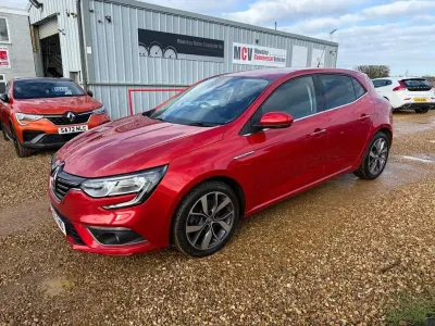 Używany Renault Mégane Dynamique 130 KM (95 kW) 2017 Czerwony Hatchback