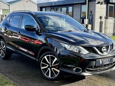 Black Used 2017 Nissan Qashqai Tekna SUV | £10,495 (Fair price)