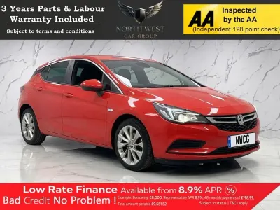 Used Vauxhall Astra Design Edition 110 HP (80 kW) 2017 Red Hatchback