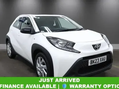 Begagnad Toyota Aygo X PURE 2023 Vit SUV