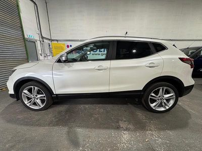 White Used 2019 Nissan Qashqai N-Motion SUV | £12,100 (Fair price)