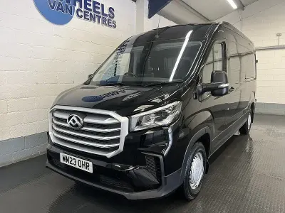 Usado Maxus V90 163 HP (119 kW) 2023 Preto Van