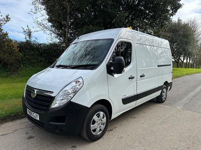 Used Vauxhall Movano 120 HP (88 kW) 2016 White MPV