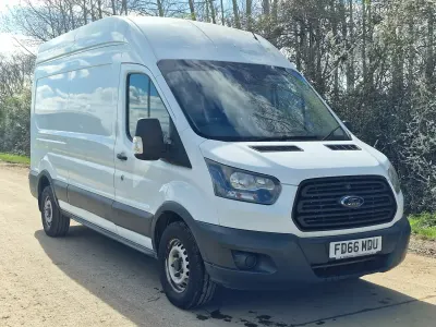 Usado Ford Transit 130 HP (95 kW) 2016 Branco Van