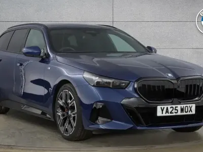 Used BMW 520 M Sport 205 HP (150 kW) 2025 Blue Estate