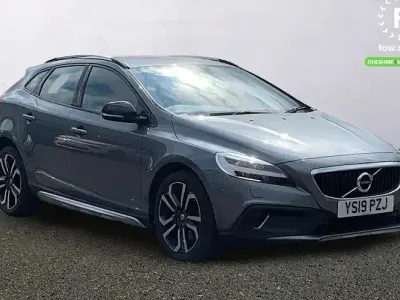 Begagnad Volvo V40 152 HK (111 kW) 2019 Grå Halvkombi