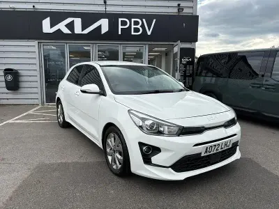 Used Kia Rio 2022 White Hatchback