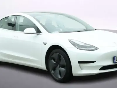 Used Tesla Model 3 Standard Range 239 kW (325 HP) 2020 White Sedan