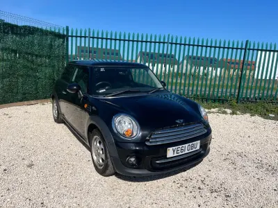 Begagnad Mini Cooper D Hatch 2011 Svart Halvkombi