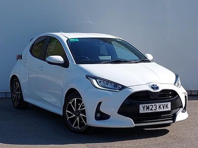 Used Toyota Yaris Hybrid Design 116 HP (85 kW) 2023 White Hatchback