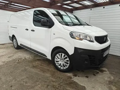 Używany Peugeot Expert Premium 2021 Biały Van