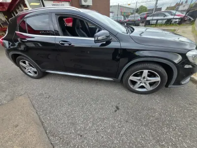 Käytetty Mercedes GLA220 AMG line 2015 Musta Katumaasturi