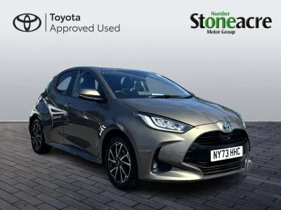 Used Toyota Yaris Design 116 HP (85 kW) 2024 Bronze Hatchback