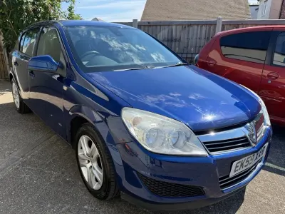 Używany Vauxhall Astra Active 140 KM (102 kW) 2009 Niebieski Hatchback