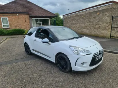 Usado Citroën DS3 2013 Blanco Utilitario