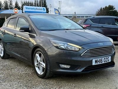 Used Ford Focus Zetec 125 HP (91 kW) 2016 Grey Hatchback