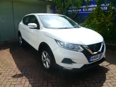 Used Nissan Qashqai Acenta Premium 140 HP (102 kW) 2019 White SUV
