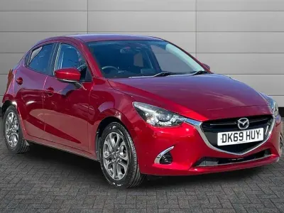 Gebraucht Mazda 2 Inclusive 90 PS (66 kW) 2019 Rot Kleinwagen