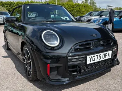Nowe Mini Cooper 169 kW (231 KM) 2025 Czarny Hatchback
