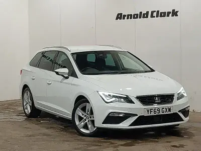 Usado Seat Leon FR 130 CV (95 kW) 2019 Blanco Familiar