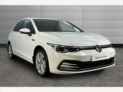Second-hand VW Golf VIII Style 147 CP (108 kW) 2021 Alb Hatchback