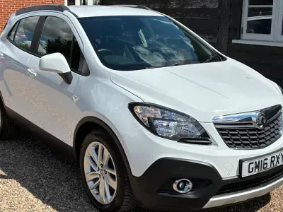 Used Vauxhall Mokka S 116 HP (85 kW) 2016 White SUV