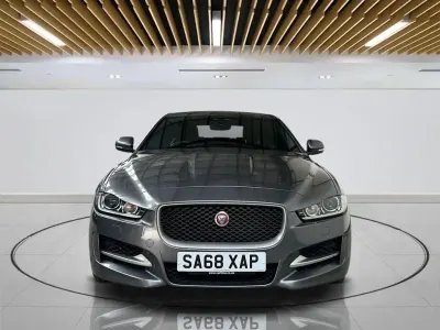 Gebraucht Jaguar XE R-Sport 180 PS (132 kW) 2018 Grau Limousine