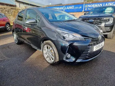 Used Toyota Yaris 107 HP (78 kW) 2019 Black Hatchback