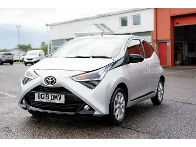 Used Toyota Aygo Trend 70 HP (51 kW) 2019 Silver Hatchback