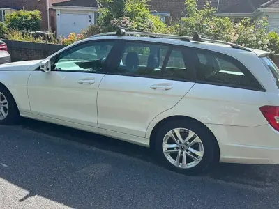 Used Mercedes C180 Executive 156 HP (114 kW) 2014 White Estate
