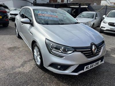 Używany Renault Mégane IV Dynamique 110 KM (80 kW) 2016 Srebrny Hatchback