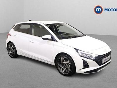 Used Hyundai i20 Premium 101 HP (74 kW) 2025 White Hatchback