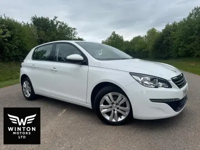 Gebraucht Peugeot 308 Active 2016 Weiß Kleinwagen