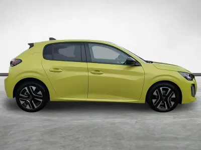 Used Peugeot 208 Allure 99 HP (72 kW) 2025 Yellow Hatchback