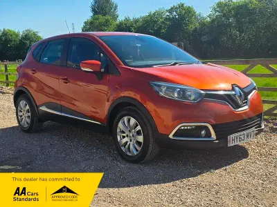 Used Renault Captur Expression+ 90 HP (66 kW) 2013 Orange SUV