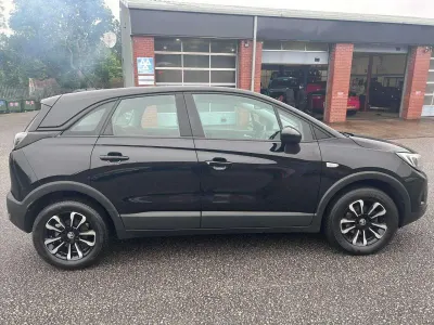 Used Vauxhall Crossland Design Edition 108 HP (79 kW) 2022 Black SUV
