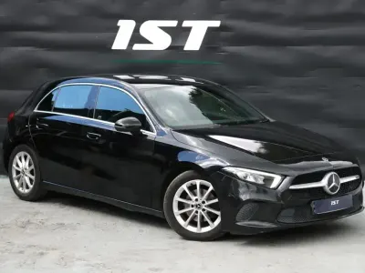 Begagnad Mercedes A180 Executive 2018 Svart Halvkombi