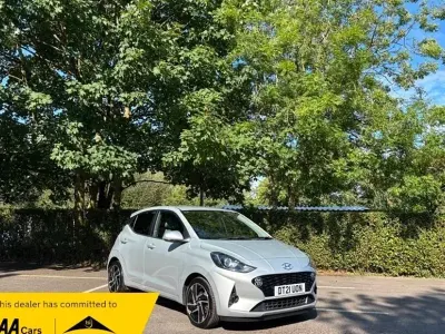 Used Hyundai i10 Premium 67 HP (49 kW) 2021 Silver Hatchback