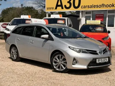 Used Toyota Auris Hybrid